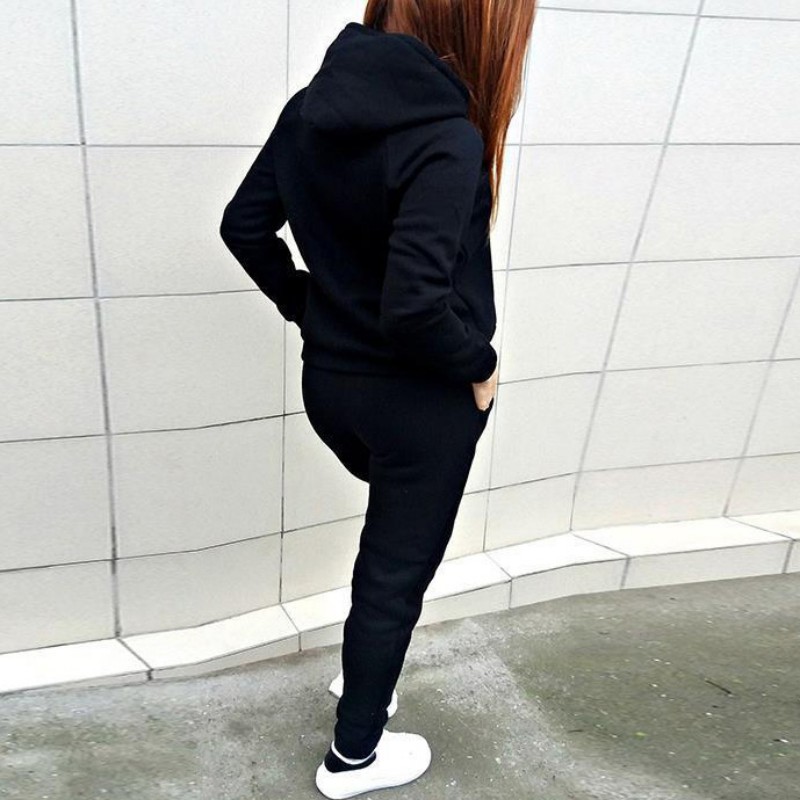 slim fit jogging suit